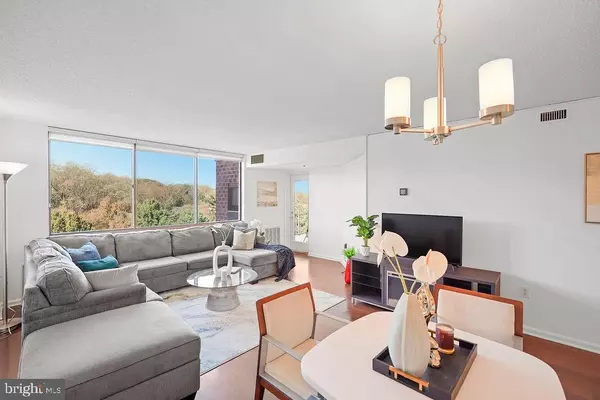 Rockville, MD 20852,10101 GROSVENOR PL #1004