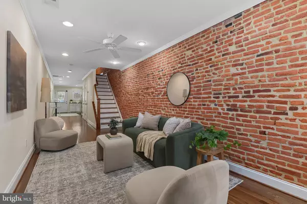 Baltimore, MD 21224,911 S CURLEY ST