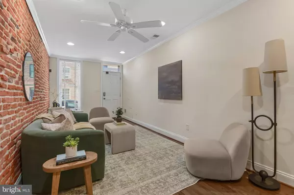 Baltimore, MD 21224,911 S CURLEY ST