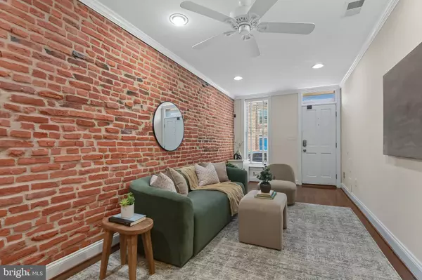 Baltimore, MD 21224,911 S CURLEY ST