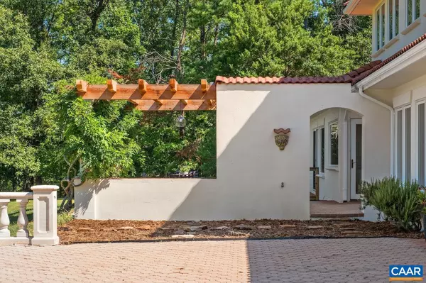 Afton, VA 22920,8540 TAYLOR CREEK RD