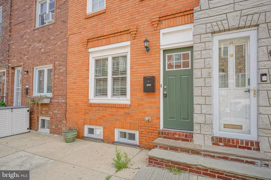 2545 S WARNOCK ST, Philadelphia, PA 19148