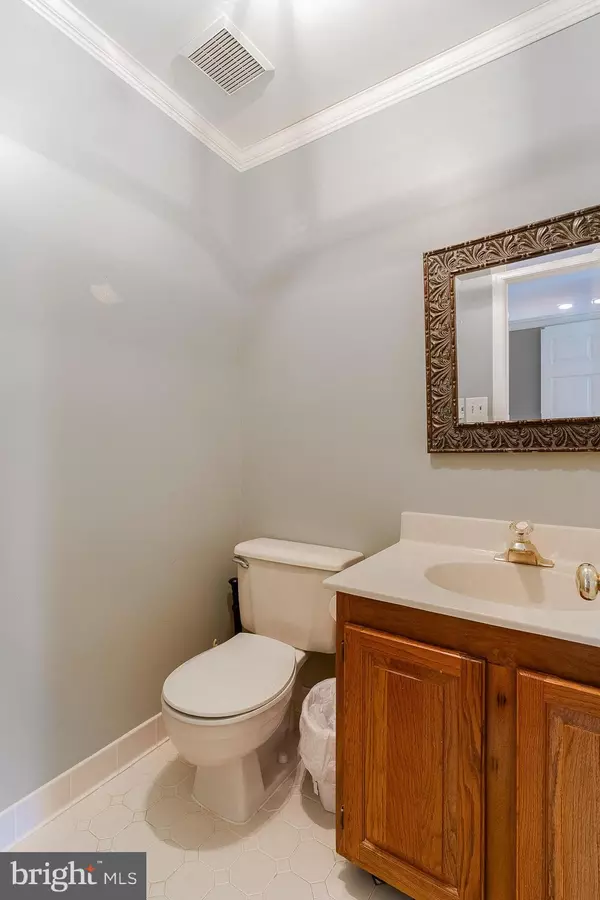 Fairfax, VA 22033,4018 LAKE GLEN RD