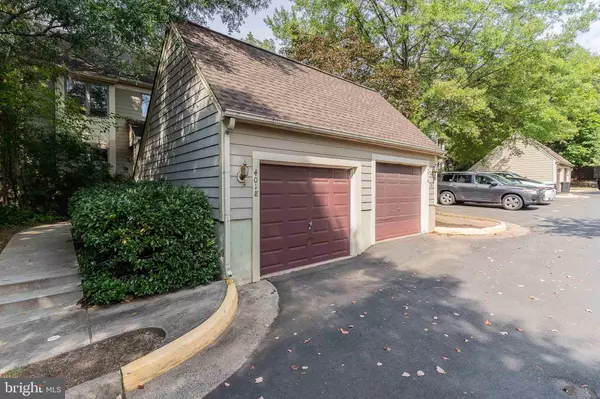 Fairfax, VA 22033,4018 LAKE GLEN RD