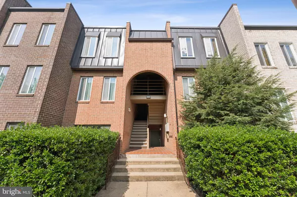 5010 7TH RD S #T1, Arlington, VA 22204