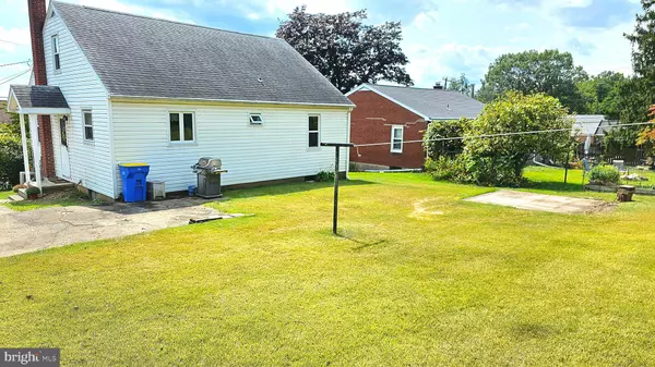 Harrisburg, PA 17111,8108 SPRUCE DR