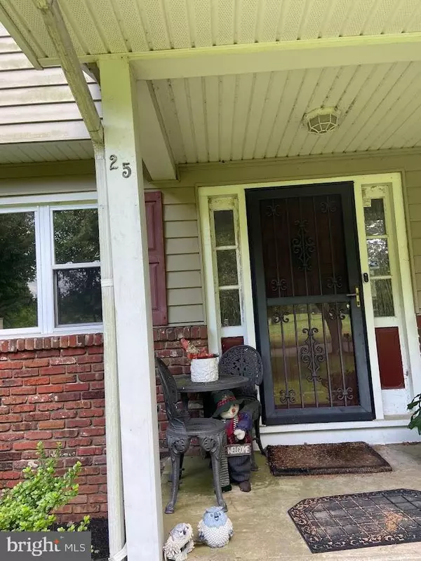 Ewing, NJ 08628,25 FRAN AVE