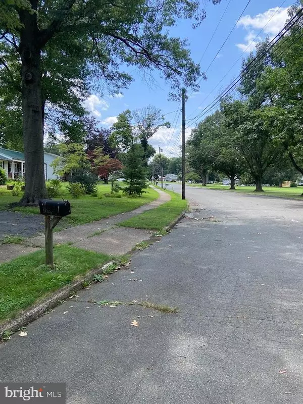 Ewing, NJ 08628,25 FRAN AVE