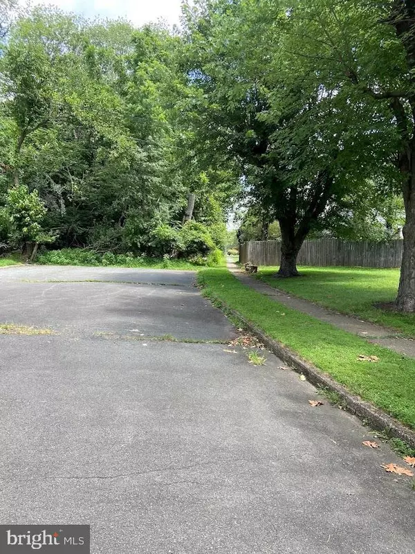 Ewing, NJ 08628,25 FRAN AVE