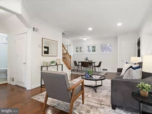 Alexandria, VA 22307,6408 CAVALIER DR