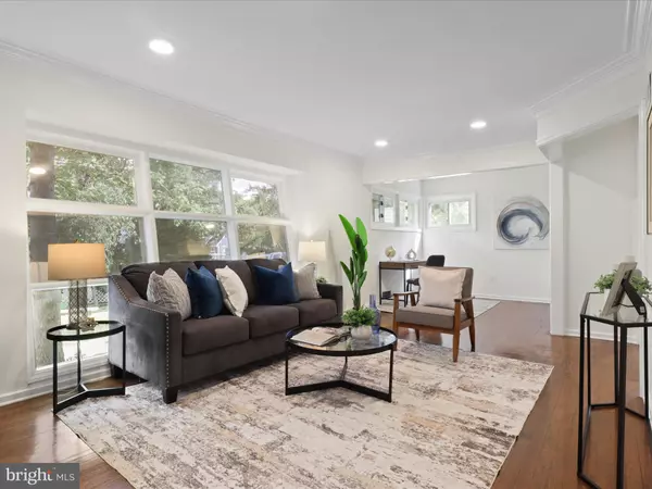 Alexandria, VA 22307,6408 CAVALIER DR