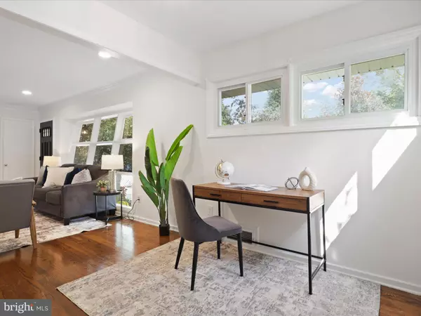 Alexandria, VA 22307,6408 CAVALIER DR