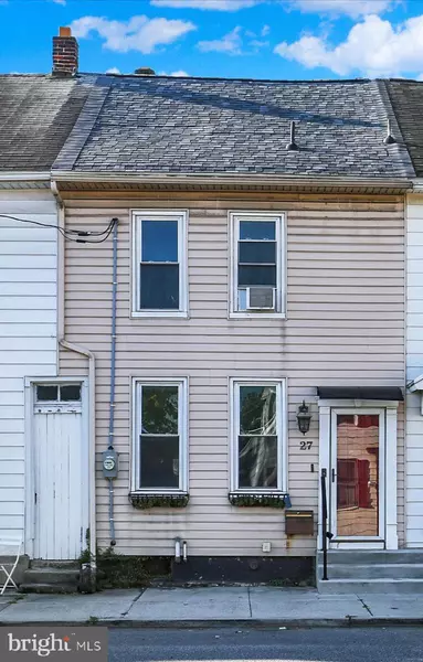 27 W SIMPSON STREET, Mechanicsburg, PA 17055