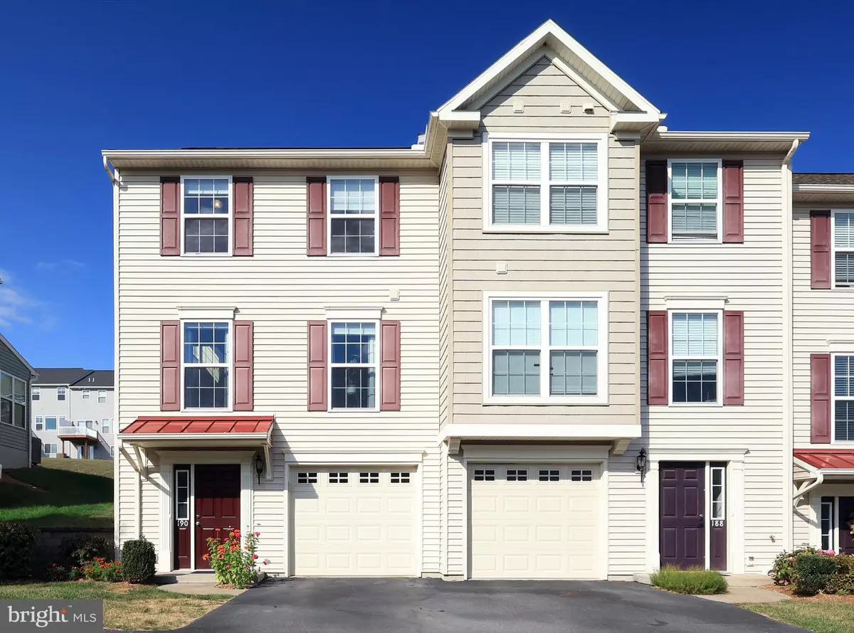 Boalsburg, PA 16827,190 KESTREL LN