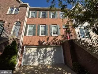 9404 REGENCY CREST DR, Vienna, VA 22181