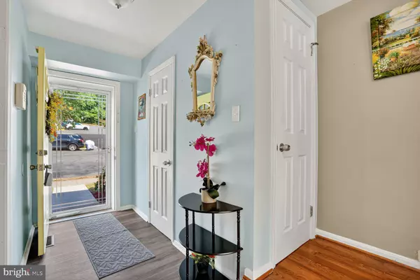 Alexandria, VA 22306,2441 WINDBREAK DR