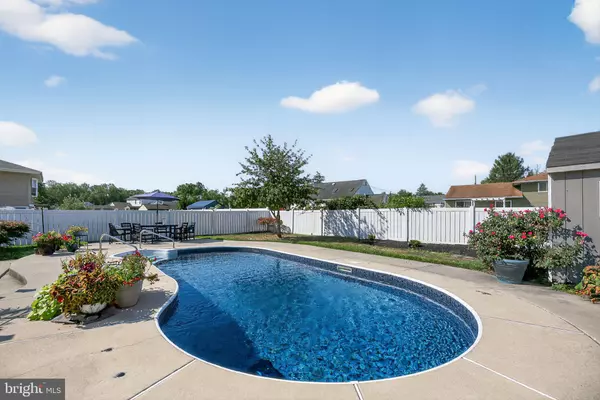 Stratford, NJ 08084,120 MEADOW LARK RD