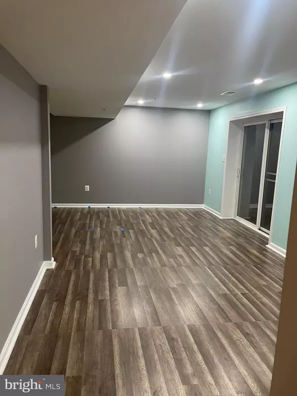 White Plains, MD 20695,7442 TOTTENHAM DR