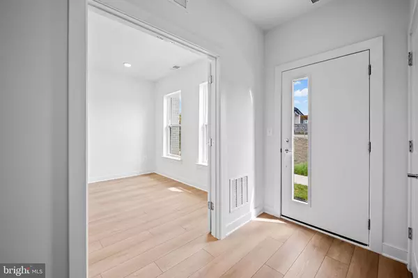 Laurel, MD 20724,211 SUNDROP LN