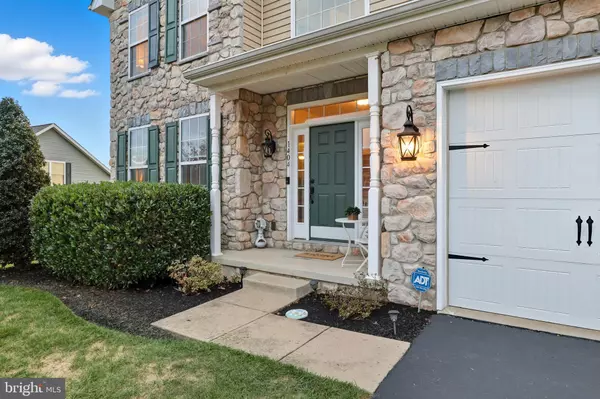 York, PA 17403,1404 CREST WAY