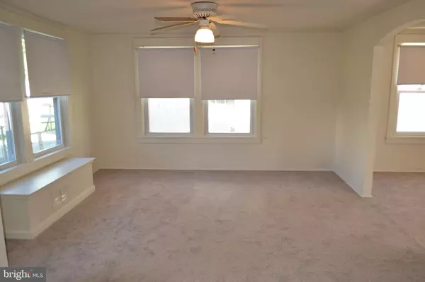 Reading, PA 19605,15 GIRARD AVE