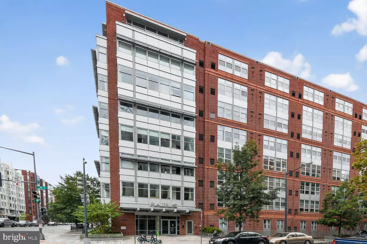 Washington, DC 20005,1300 N ST NW #214