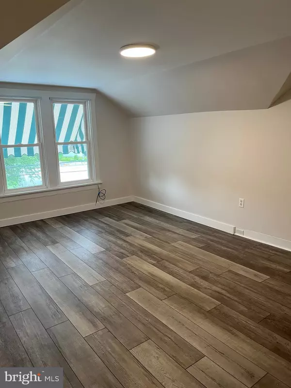 Strasburg, PA 17579,917-A N OLD RD #2ND FLR