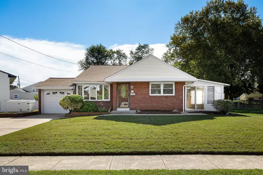 3 THOMAS AVE, Bellmawr, NJ 08031