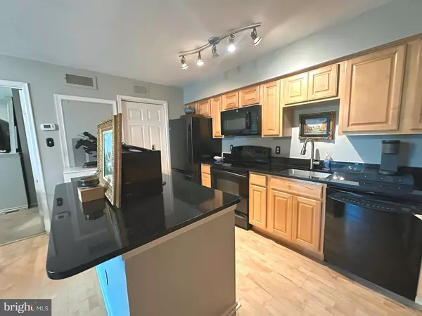 Alexandria, VA 22302,3306 WYNDHAM CIR #229