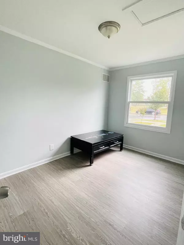 Dundalk, MD 21222,7608 DUNMANWAY