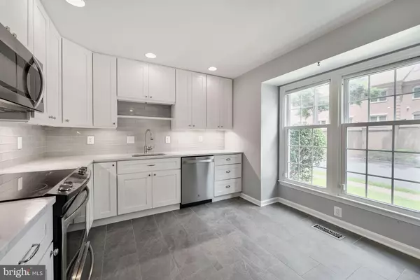 Annandale, VA 22003,7409 ADAMS PARK CT