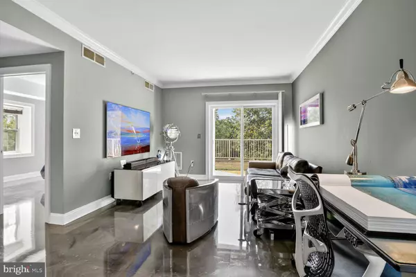 6301 EDSALL RD #123, Alexandria, VA 22312