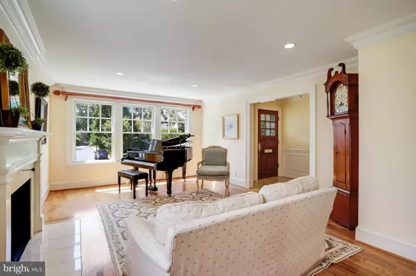 Bethesda, MD 20816,5629 NEWINGTON RD