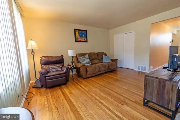 Philadelphia, PA 19141,6019 N WARNOCK ST