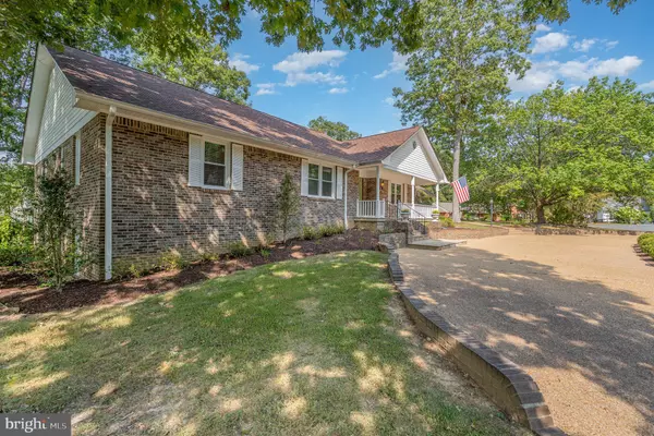 Fredericksburg, VA 22405,2 HUNTERS CT