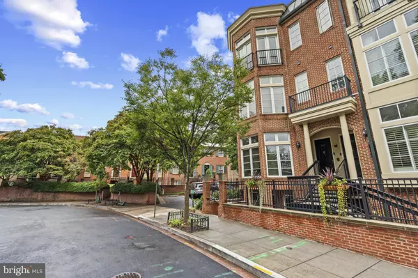 Washington, DC 20009,2200 17TH ST NW #204
