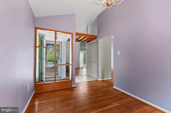 Vienna, VA 22180,8517 MARQUETTE