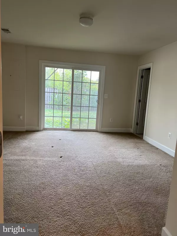 Manassas, VA 20109,8429 GIRVAN CT