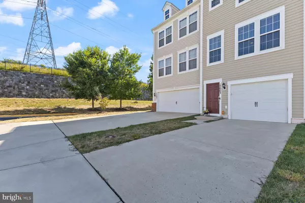 Dumfries, VA 22026,17003 HOSKINS WAY #80