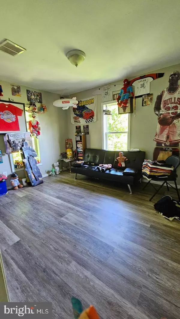 Penns Grove, NJ 08069,80 S BROAD ST