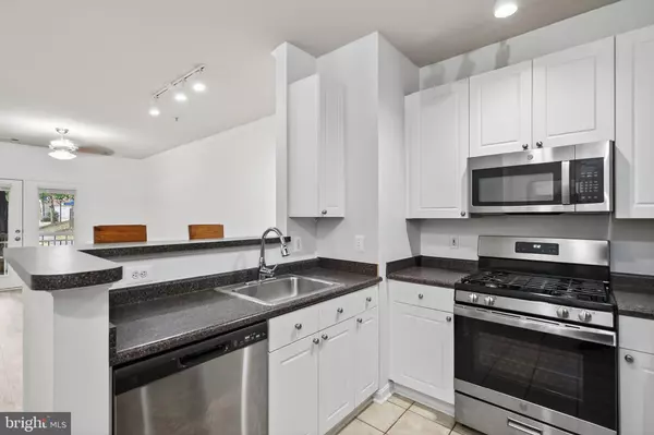 Vienna, VA 22181,9490 VIRGINIA CENTER BLVD #127