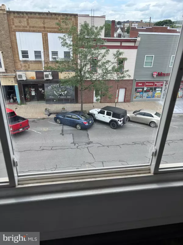 Mount Carmel, PA 17851,129 - 131 S OAK ST