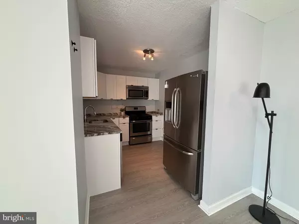 Arlington, VA 22204,4600 S FOUR MILE RUN DR #920