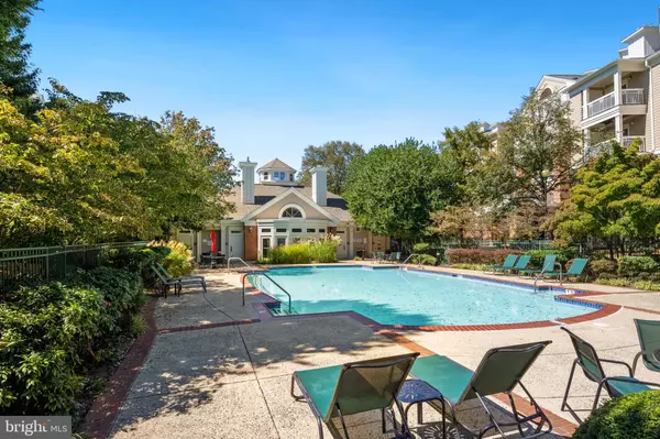 Herndon, VA 20170,2204 WESTCOURT LN #318