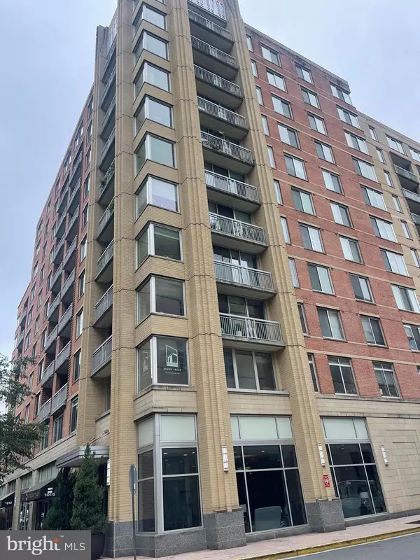 Arlington, VA 22201,1020 N HIGHLAND ST N #1110