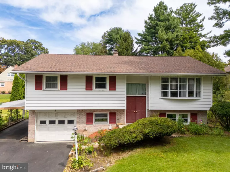 105 SCHOOL HOUSE RD, Lancaster, PA 17603