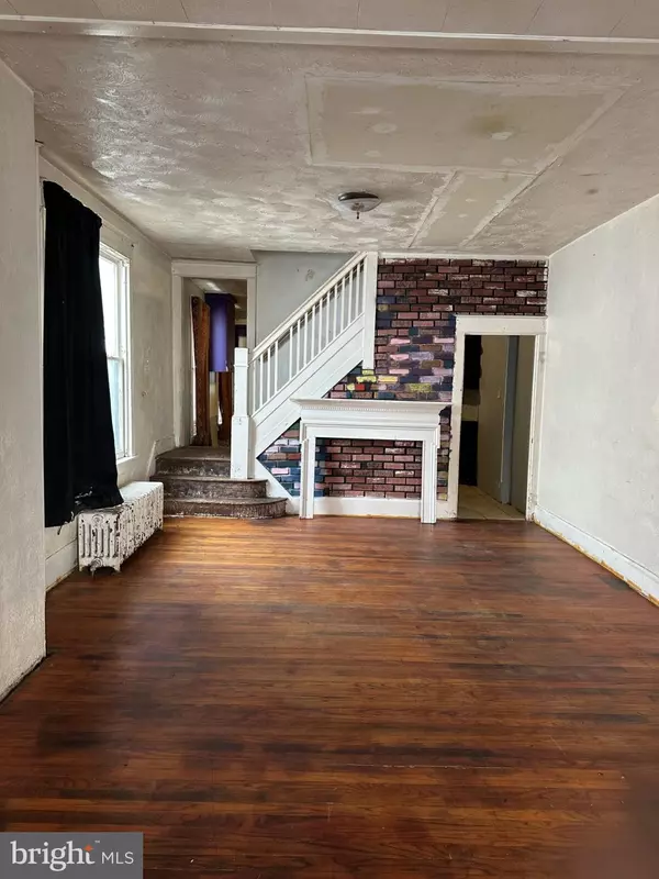 Shamokin, PA 17872,718 E RACE ST