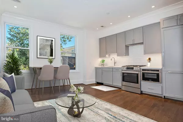 Washington, DC 20003,418 7TH ST SE #302