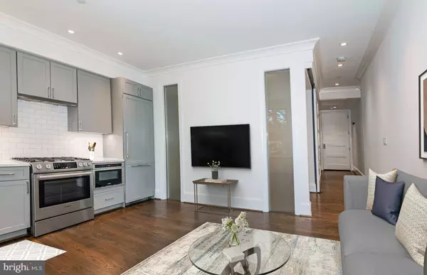 Washington, DC 20003,418 7TH ST SE #302