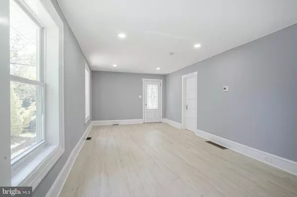 Woodbury, NJ 08096,156 EMERSON ST